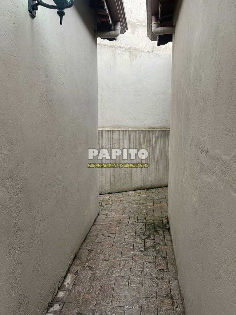 Casa em Praia Grande, no bairro Canto do Forte