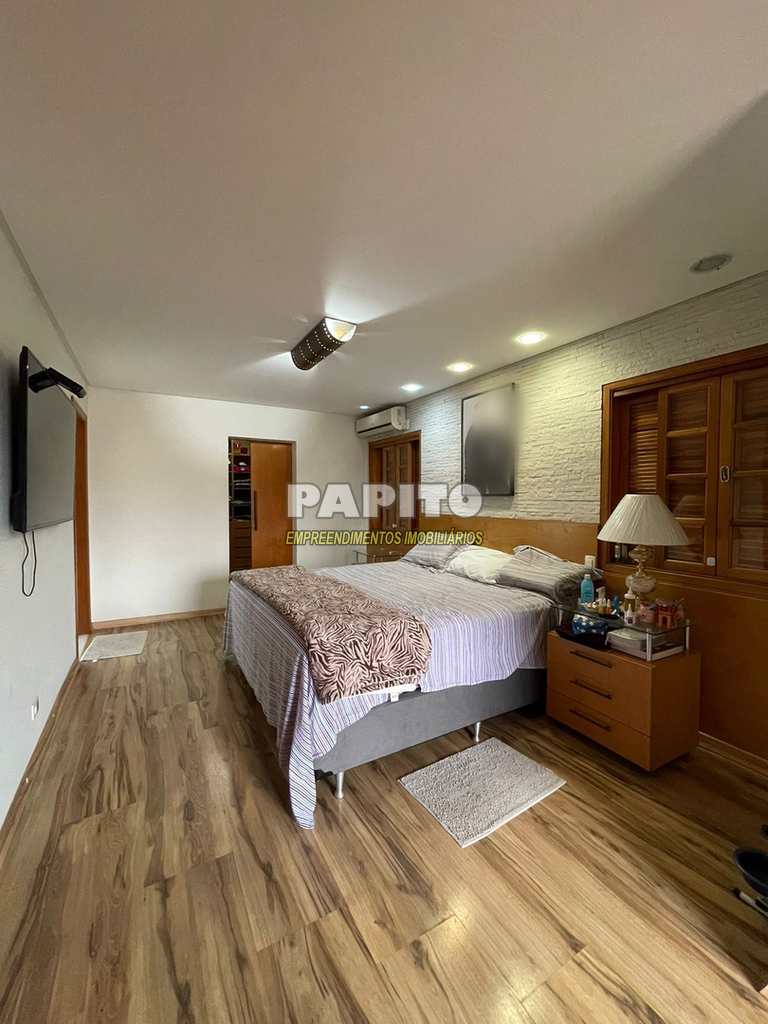 Casa em Praia Grande, no bairro Canto do Forte