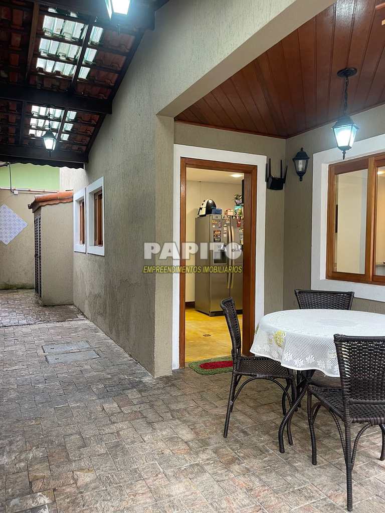 Casa em Praia Grande, no bairro Canto do Forte