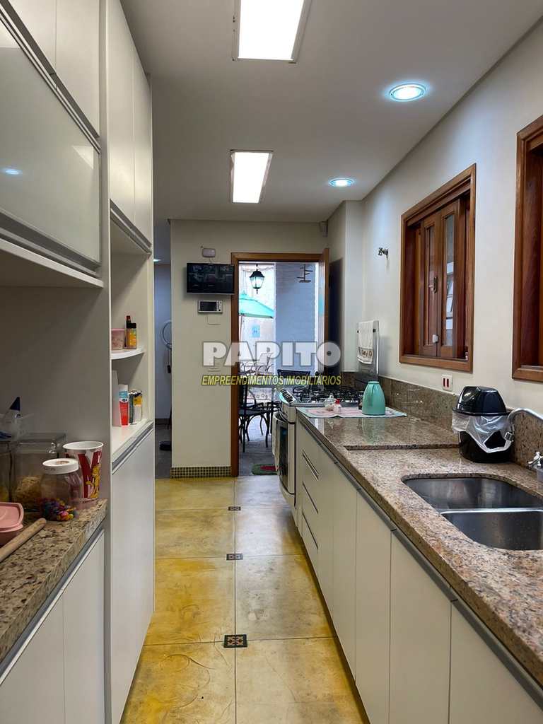 Casa em Praia Grande, no bairro Canto do Forte