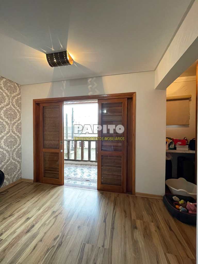 Casa em Praia Grande, no bairro Canto do Forte