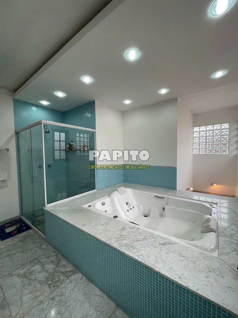 Casa em Praia Grande, no bairro Canto do Forte