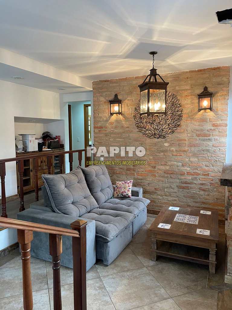 Casa em Praia Grande, no bairro Canto do Forte