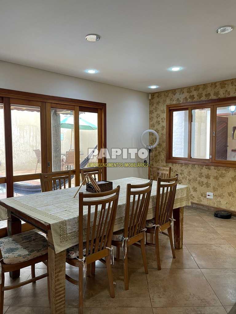 Casa em Praia Grande, no bairro Canto do Forte
