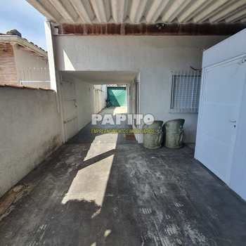 Casa em Praia Grande, bairro Mirim