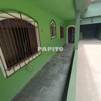 Casa em Praia Grande, bairro Esmeralda