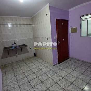 Kitnet em Praia Grande, bairro Anhanguera