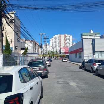 Kitnet em Praia Grande, bairro Ocian