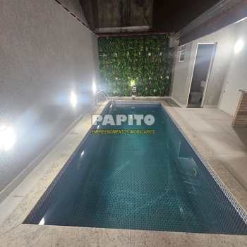 Casa em Praia Grande, bairro Mirim