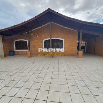 Casa em Praia Grande, bairro Caiçara