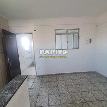 Kitnet em Praia Grande, bairro Anhanguera