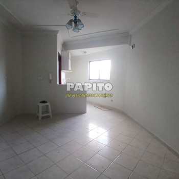 Kitnet em Praia Grande, bairro Tupi
