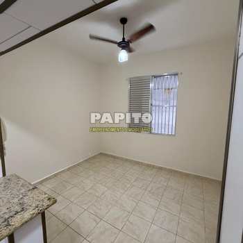 Kitnet em Praia Grande, bairro Ocian