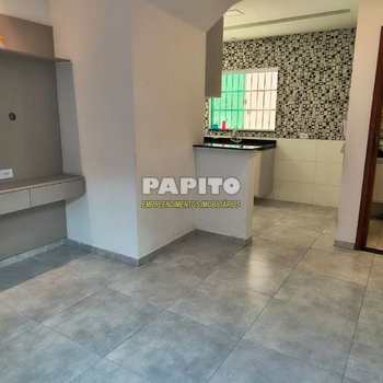 Casa em Praia Grande, bairro Mirim