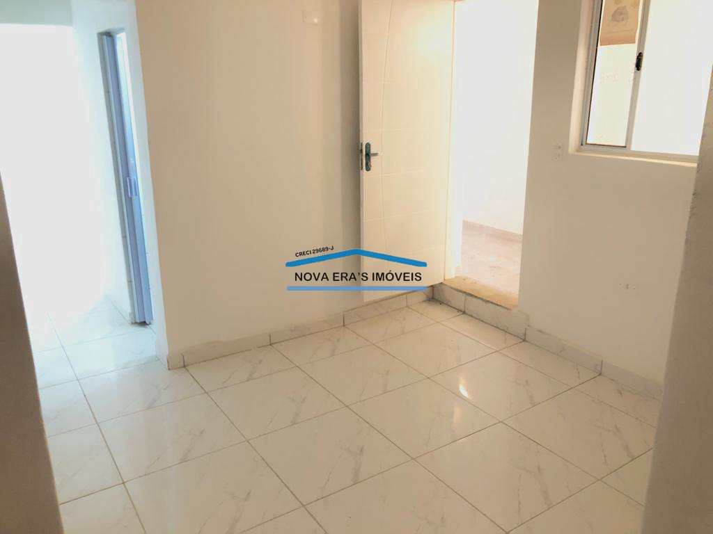 Apartamento em São Vicente, no bairro Vila Cascatinha