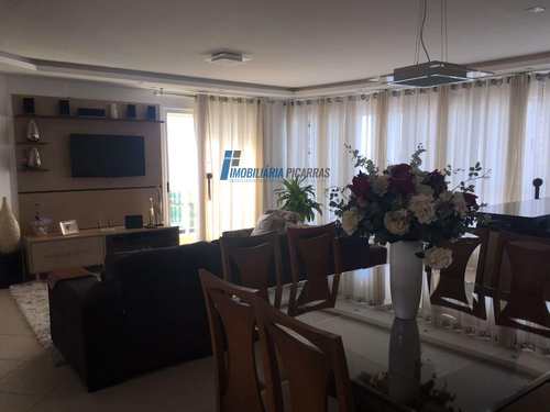 Apartamento, código 1 em Balneário Piçarras, bairro Centro