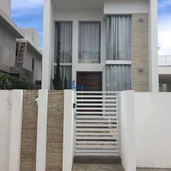 Sobrado em Balneário Piçarras, bairro Centro