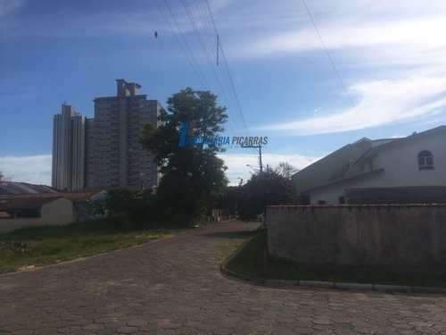 Terreno, código 50 em Balneário Piçarras, bairro Centro
