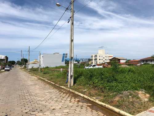 Terreno, código 84 em Balneário Piçarras, bairro Centro