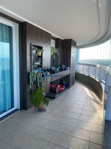 Apartamento, código 128 em Balneário Piçarras, bairro Centro