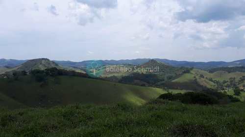 Terreno, código 10 em Santo Antônio do Pinhal, bairro Centro