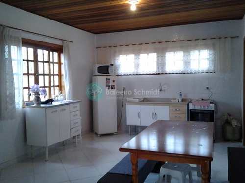 Casa, código 271 em Santo Antônio do Pinhal, bairro Centro