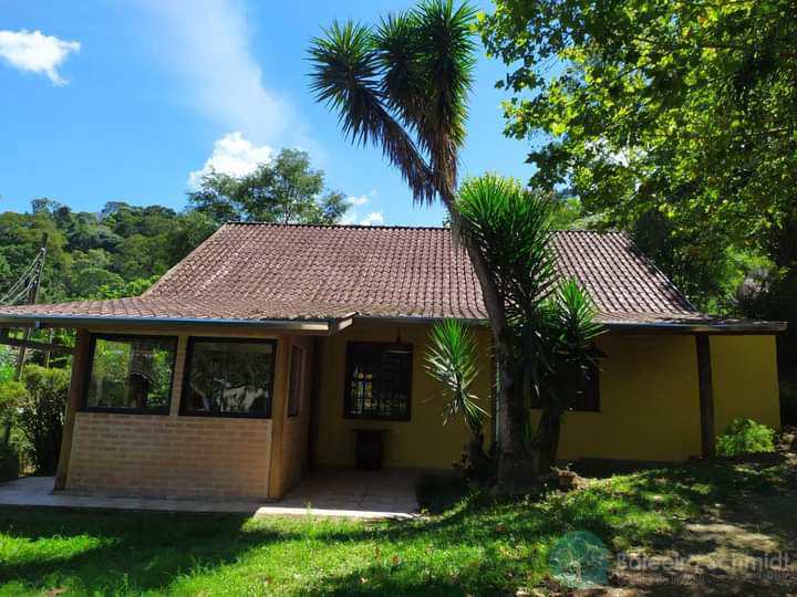 Casa em Santo Antônio do Pinhal, no bairro Centro
