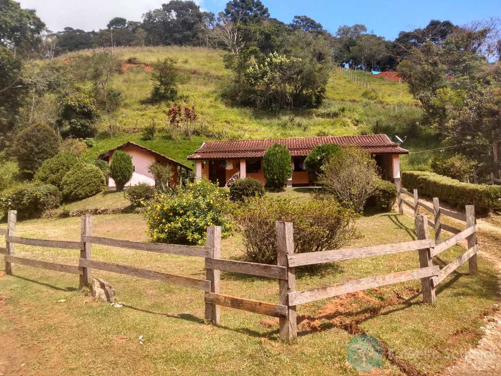 Casa em Santo Antônio do Pinhal, no bairro Aproxi 3 Km do Centro