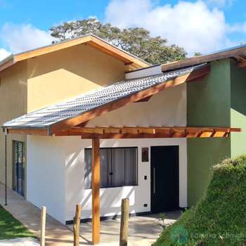 Casa em Santo Antônio do Pinhal, bairro Aproxi 10 Km do Centro