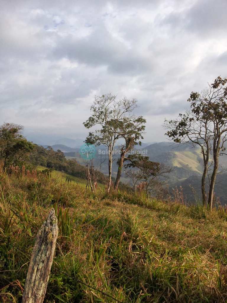 Sítio em Santo Antônio do Pinhal, no bairro Rural