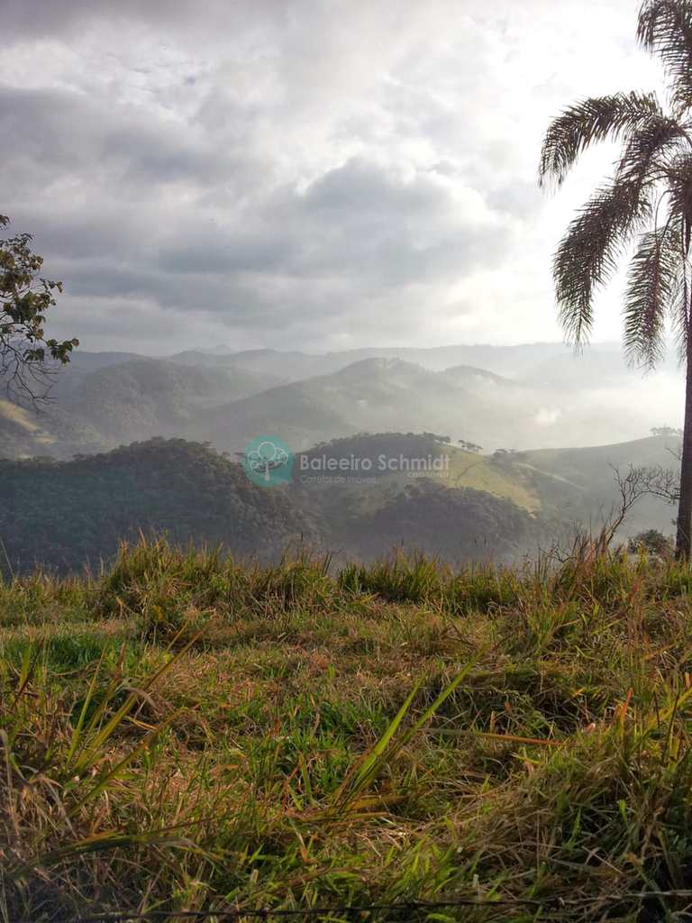 Sítio em Santo Antônio do Pinhal, no bairro Rural
