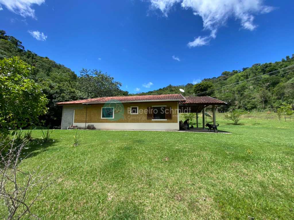 Casa em Santo Antônio do Pinhal, no bairro 6 Km