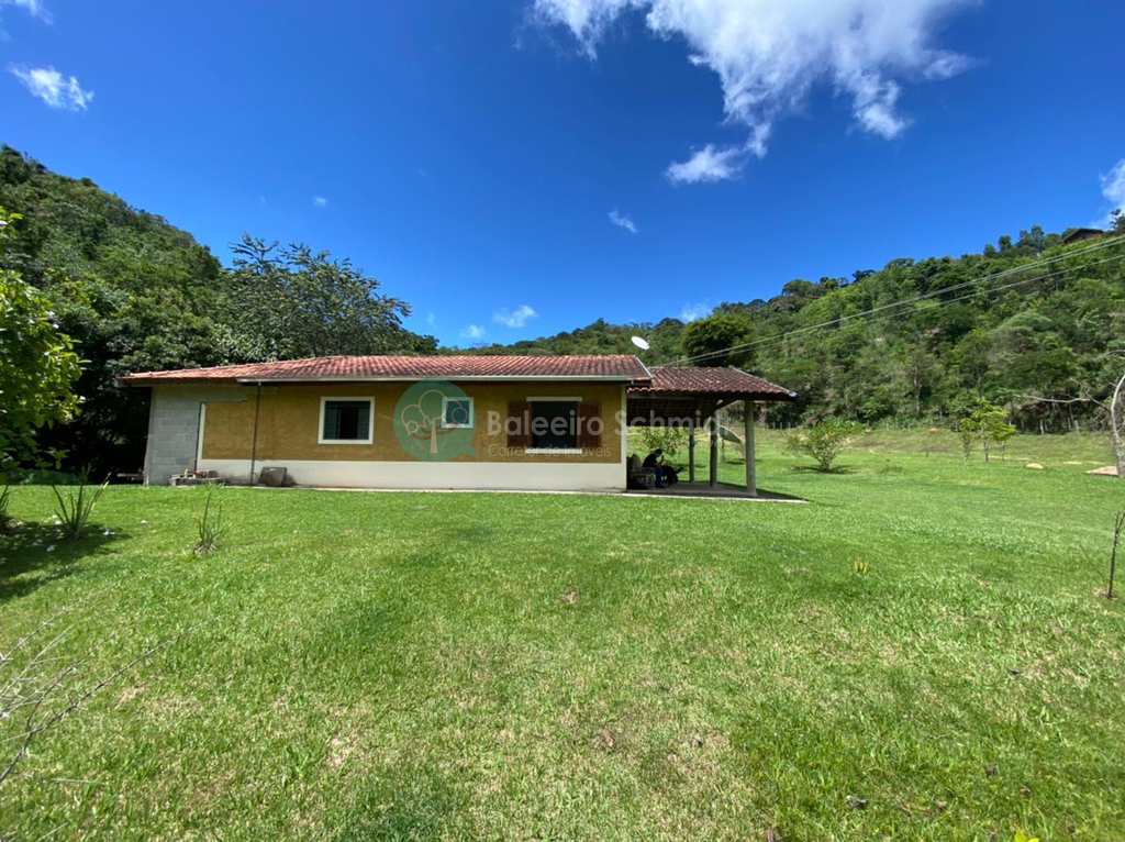 Casa em Santo Antônio do Pinhal, no bairro 6 Km