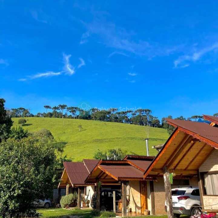 Casa Comercial em Santo Antônio do Pinhal, no bairro Centro