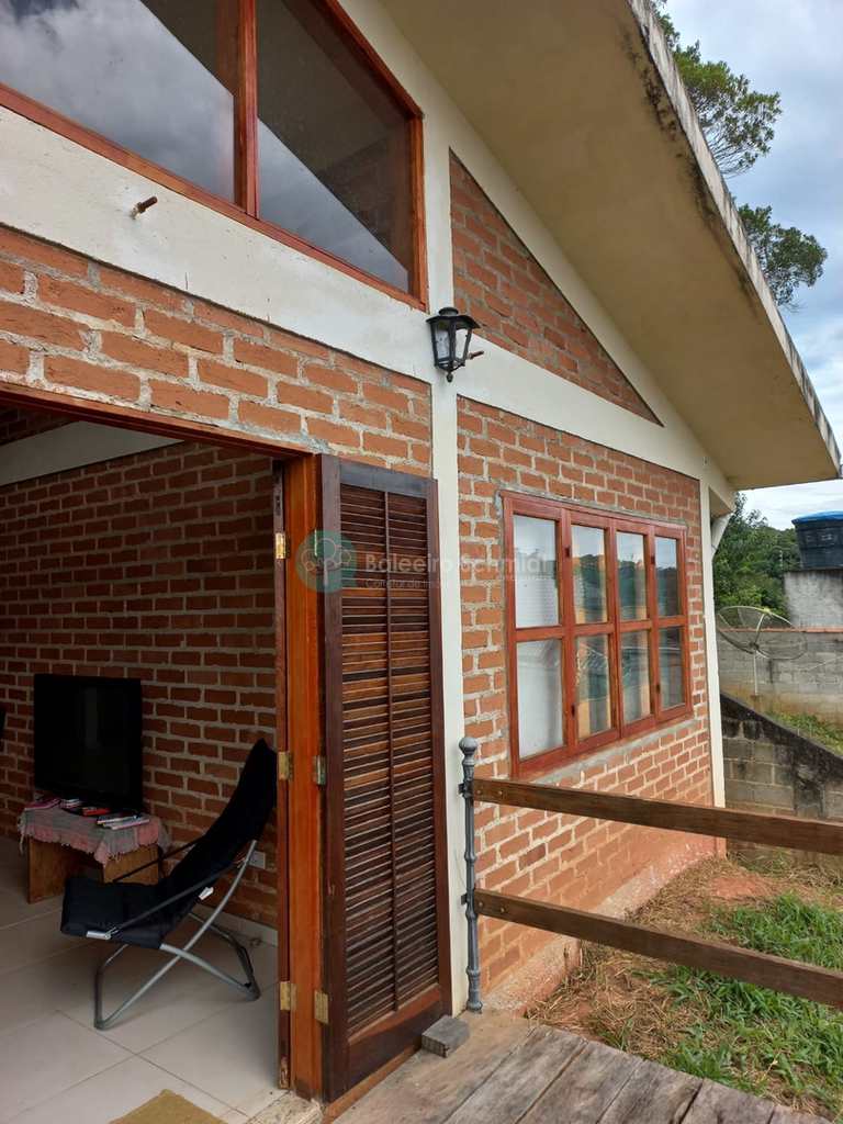 Casa em Santo Antônio do Pinhal, no bairro Centro