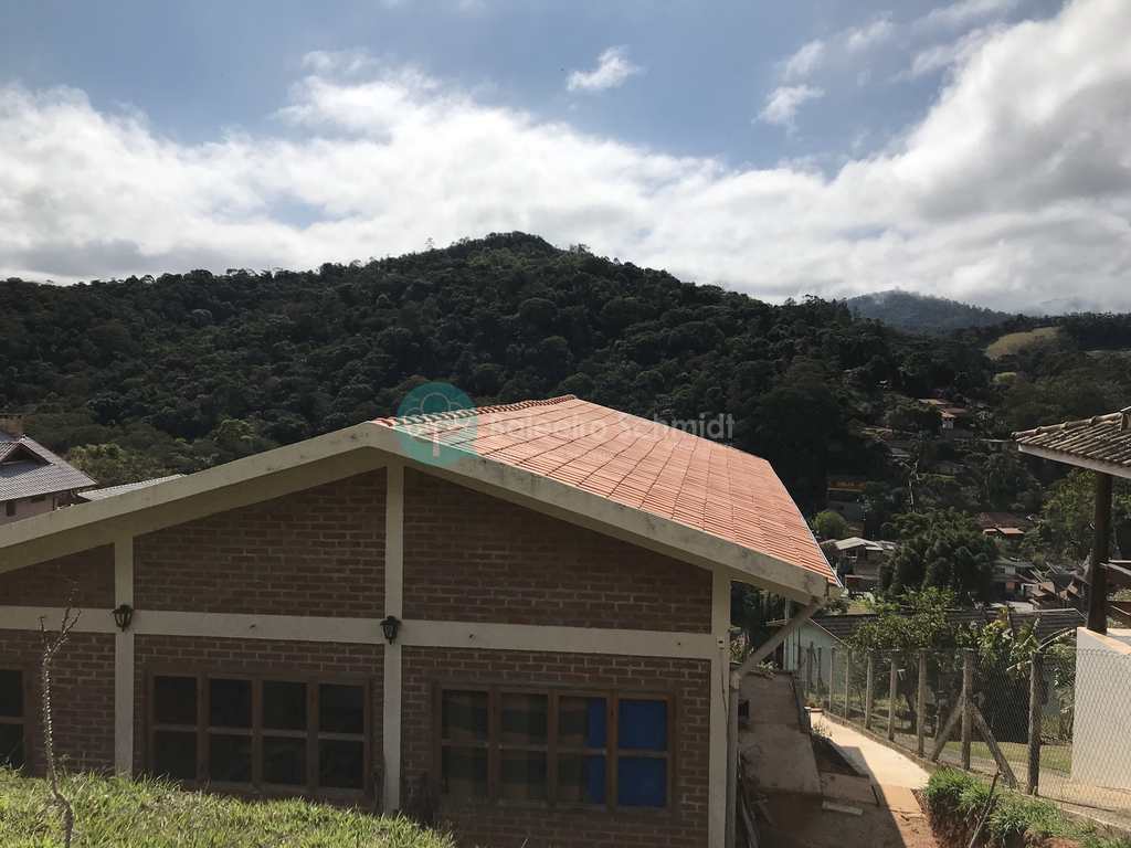 Casa em Santo Antônio do Pinhal, no bairro Centro