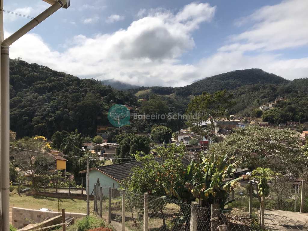 Casa em Santo Antônio do Pinhal, no bairro Centro