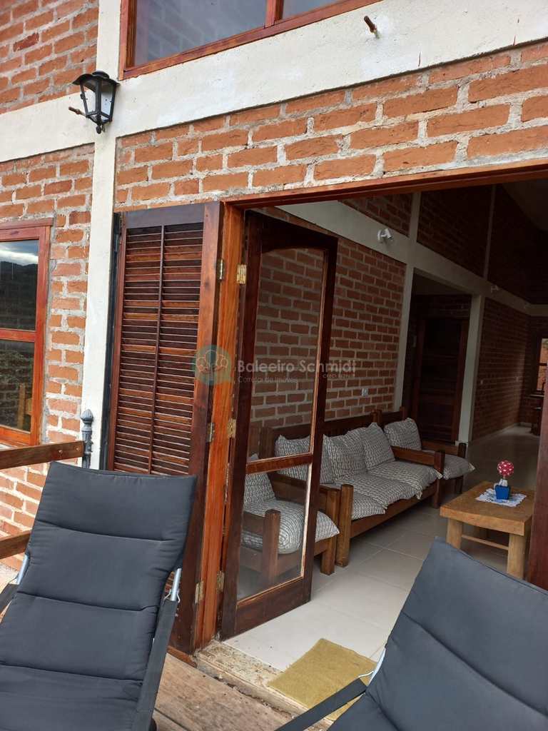 Casa em Santo Antônio do Pinhal, no bairro Centro