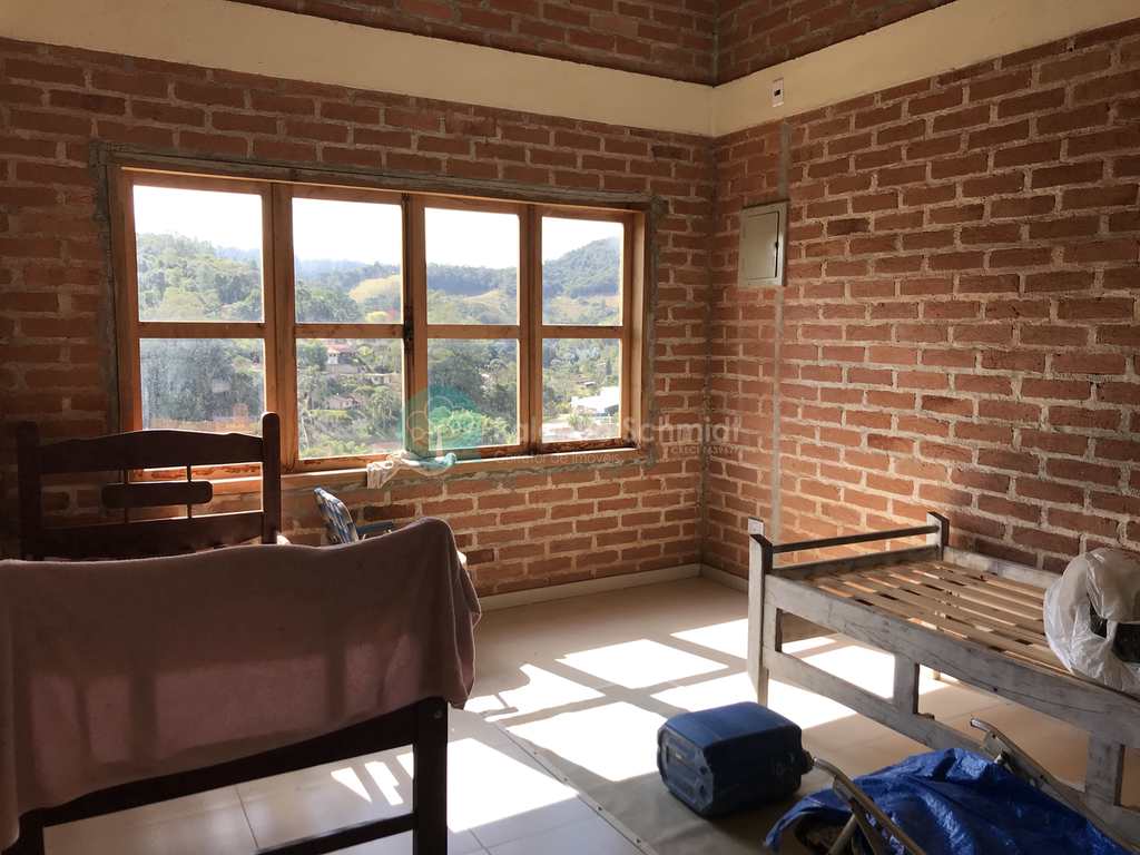 Casa em Santo Antônio do Pinhal, no bairro Centro
