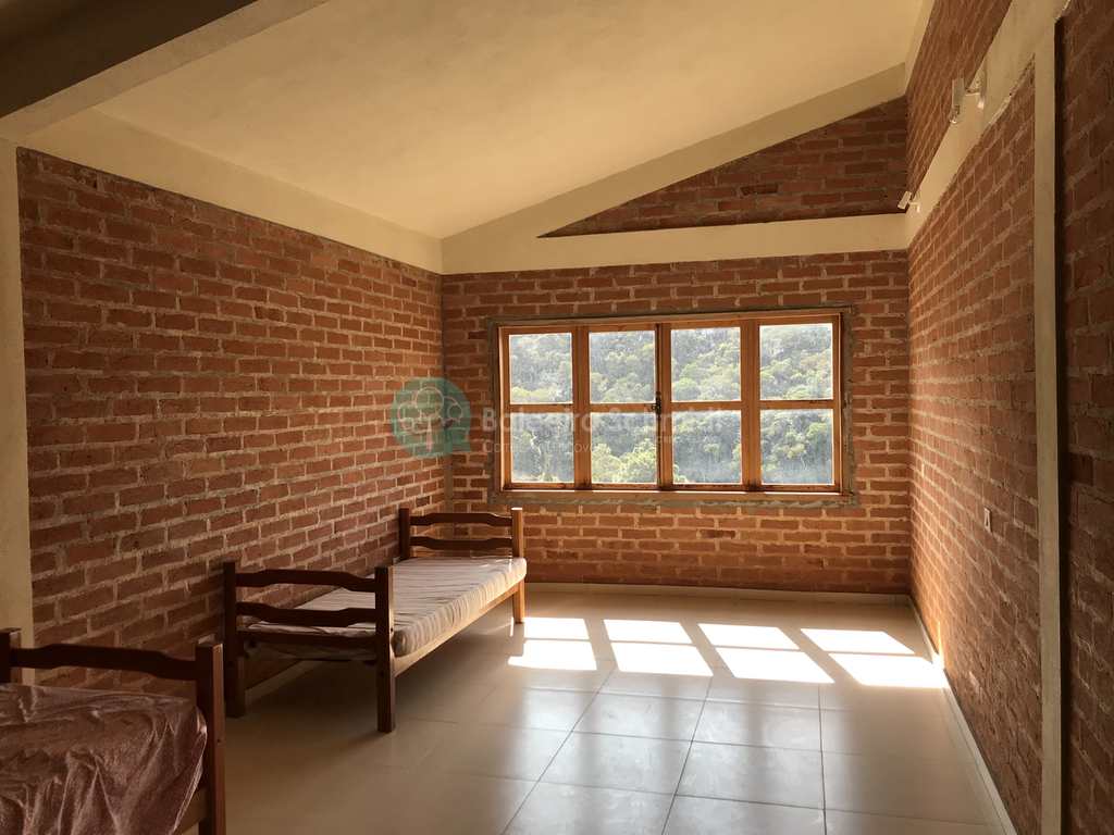 Casa em Santo Antônio do Pinhal, no bairro Centro