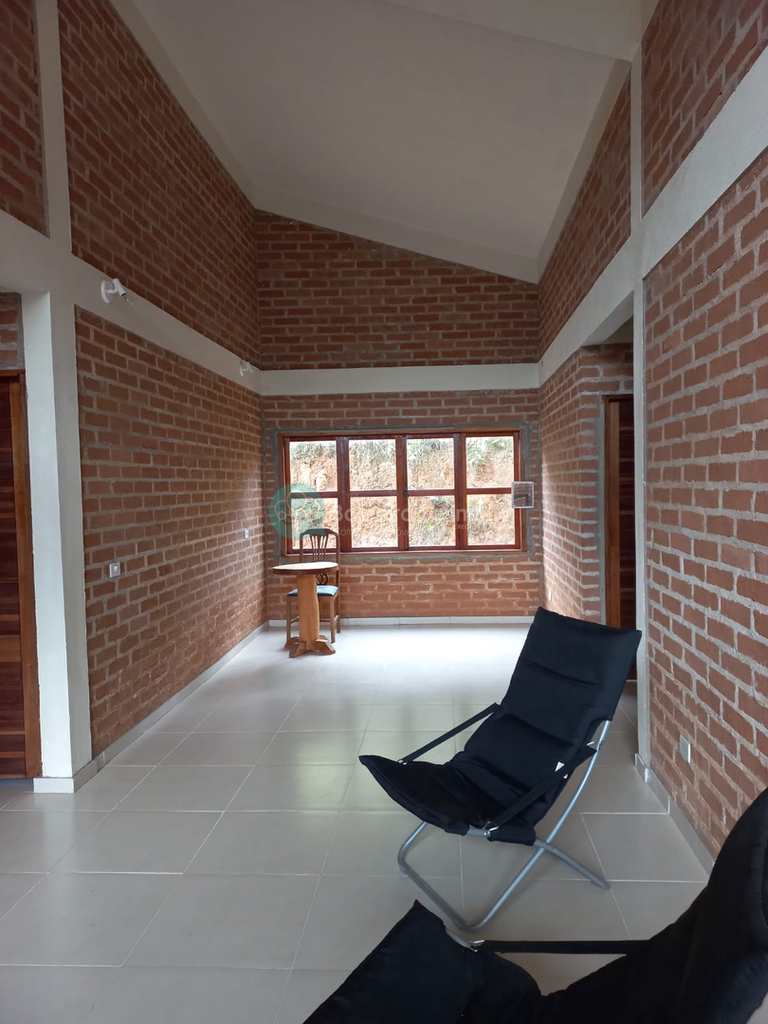 Casa em Santo Antônio do Pinhal, no bairro Centro