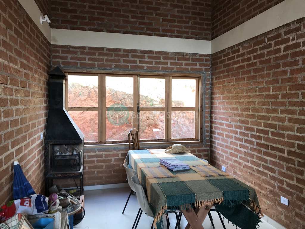 Casa em Santo Antônio do Pinhal, no bairro Centro
