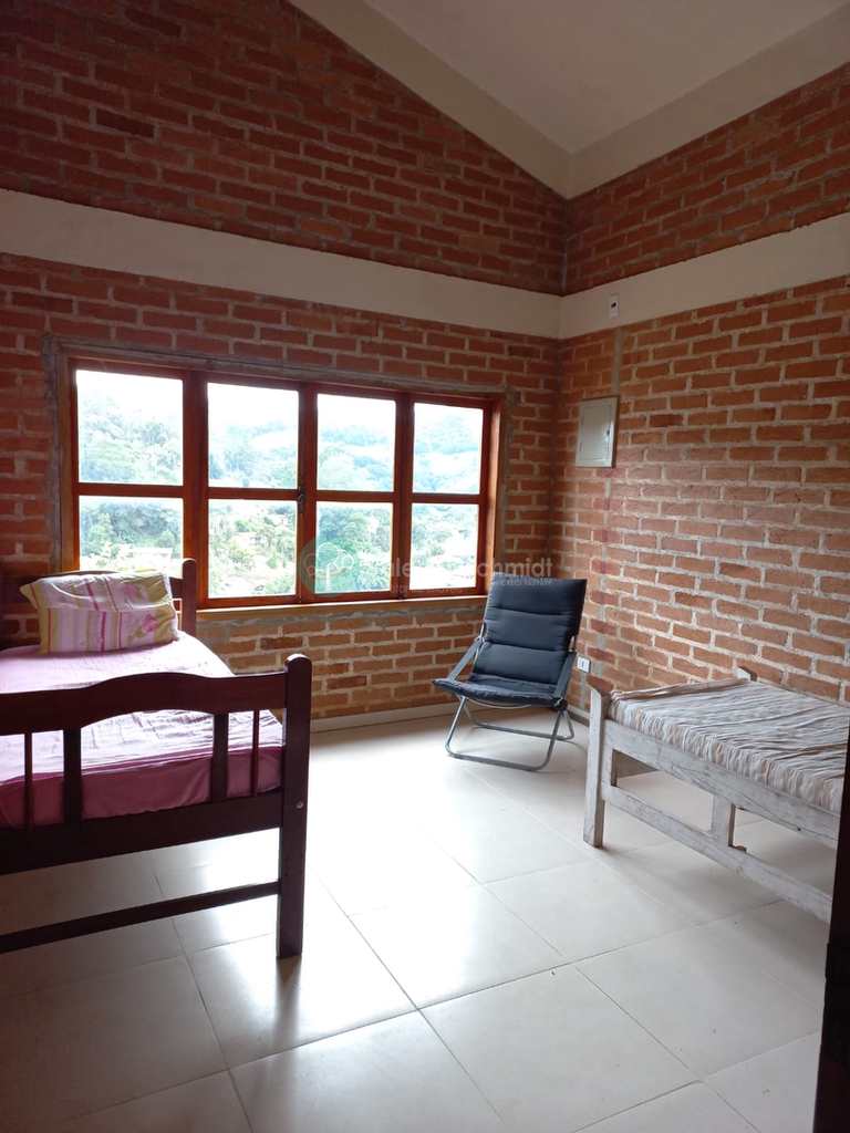 Casa em Santo Antônio do Pinhal, no bairro Centro