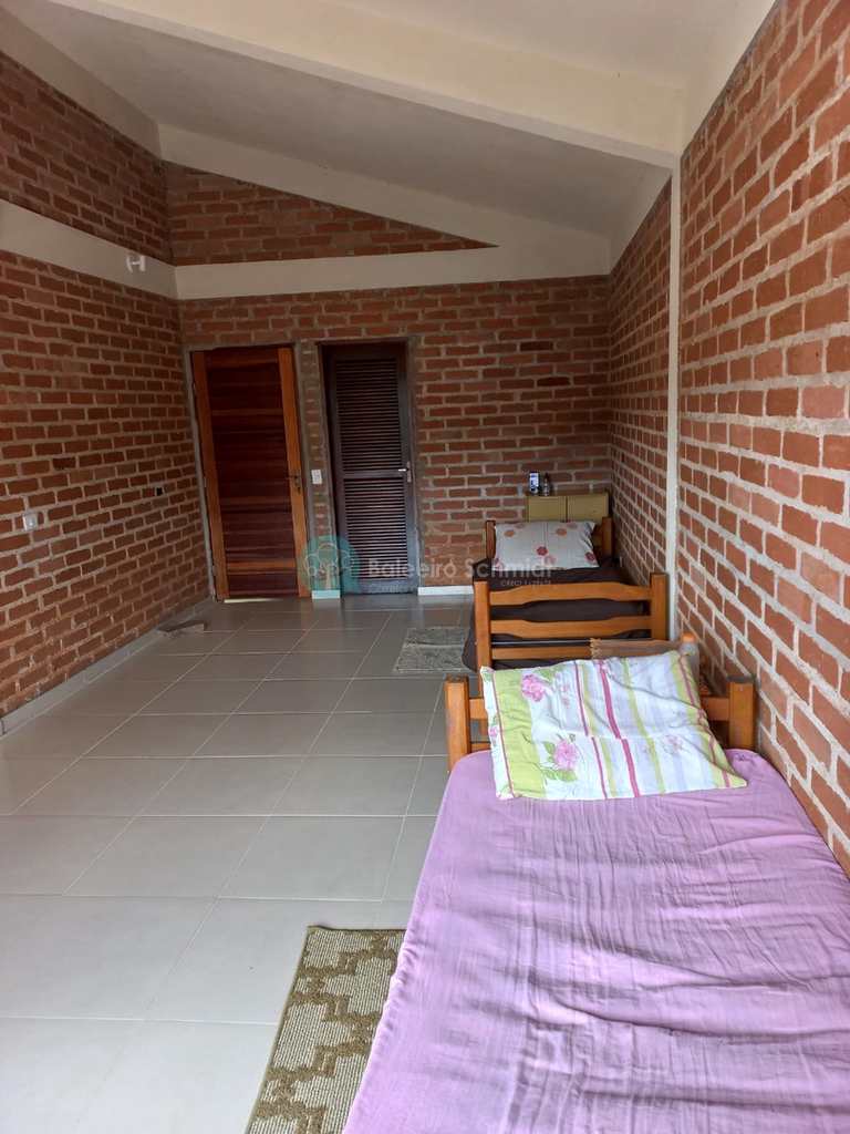 Casa em Santo Antônio do Pinhal, no bairro Centro