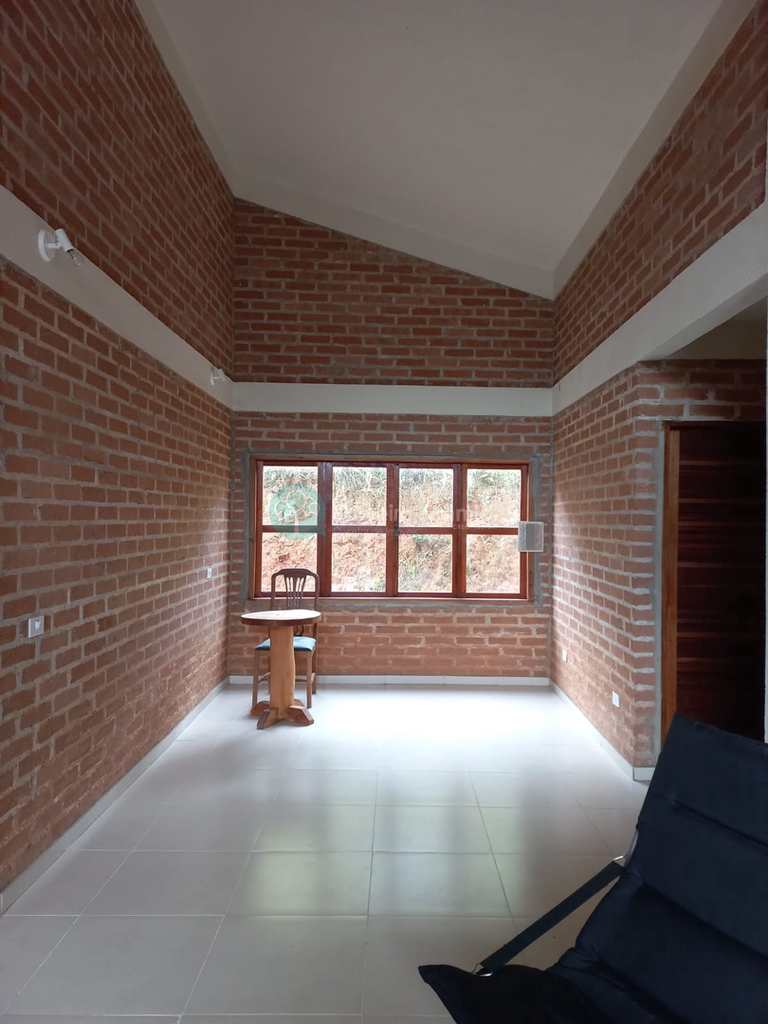 Casa em Santo Antônio do Pinhal, no bairro Centro