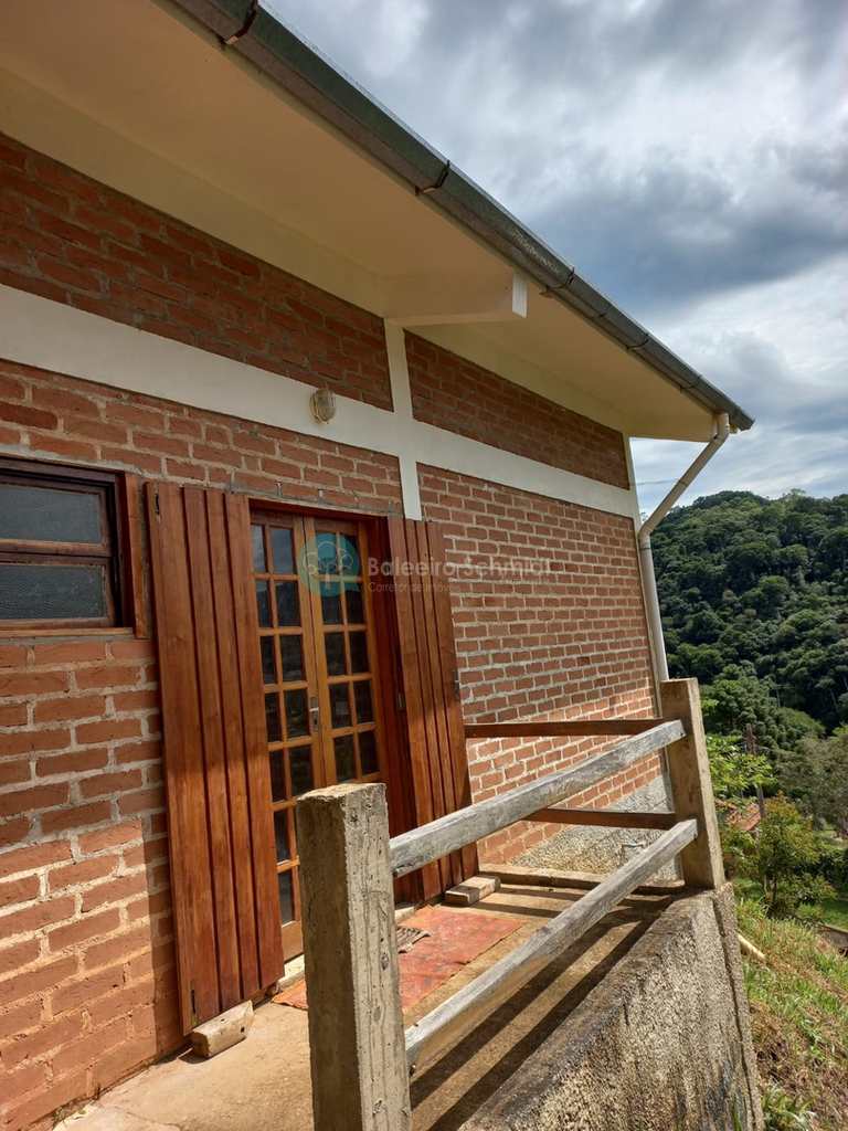 Casa em Santo Antônio do Pinhal, no bairro Centro