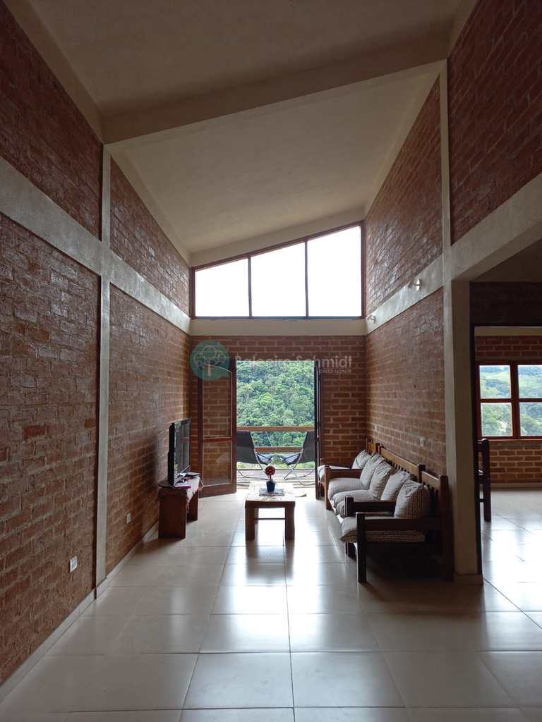 Casa em Santo Antônio do Pinhal, no bairro Centro