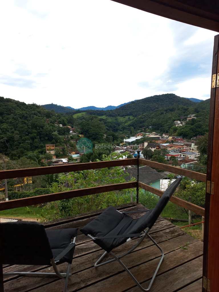 Casa em Santo Antônio do Pinhal, no bairro Centro