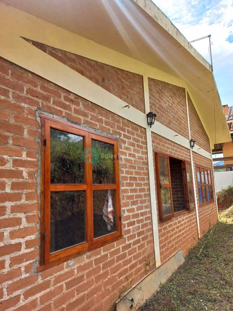 Casa em Santo Antônio do Pinhal, no bairro Centro