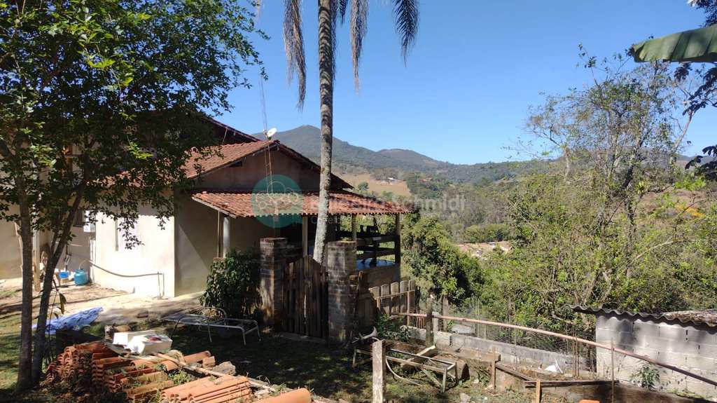 Casa em Santo Antônio do Pinhal, no bairro Aproxi 3 Km do Centro